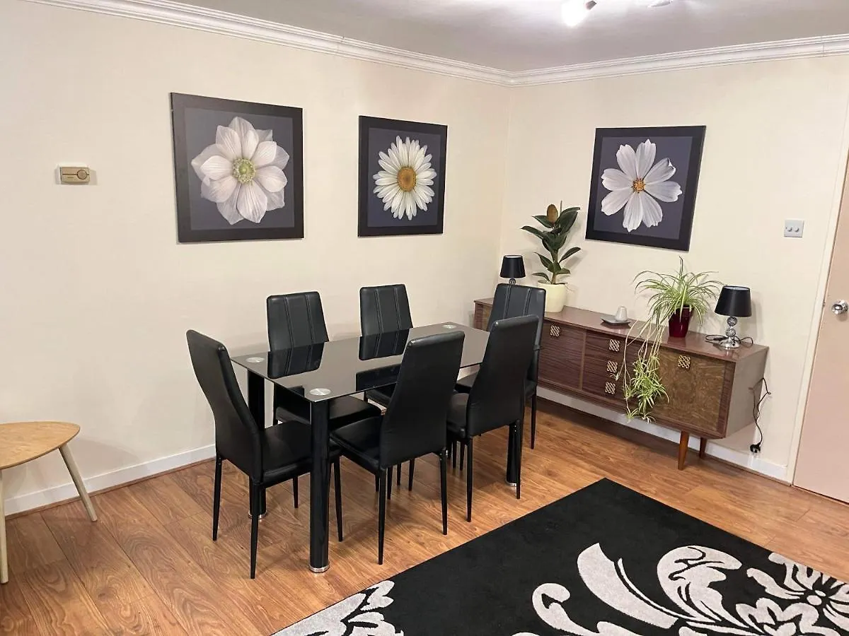 Spacious 2 Bedroom Apt - City Centre Edinburgh United Kingdom